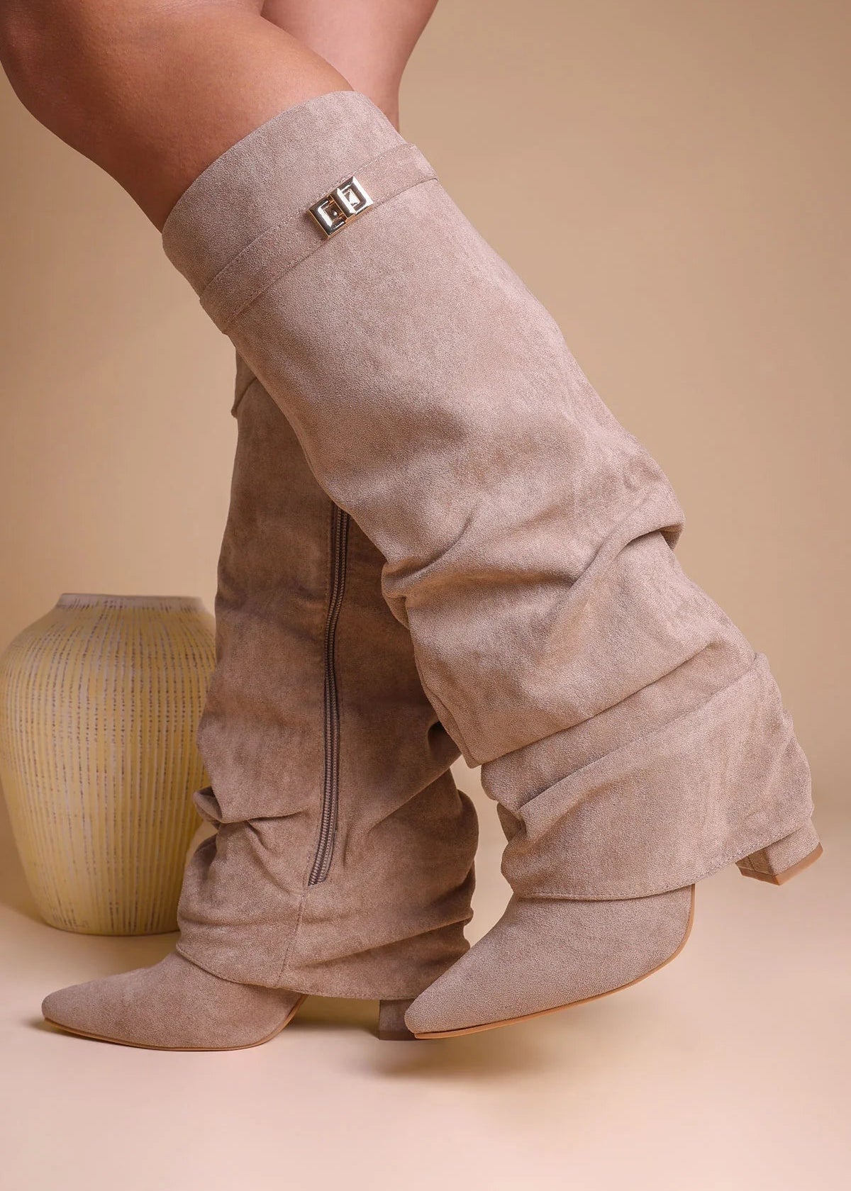 Formentera - Stivali Slouchy e Pieghevoli in Camoscio Sintetico Color Tortora