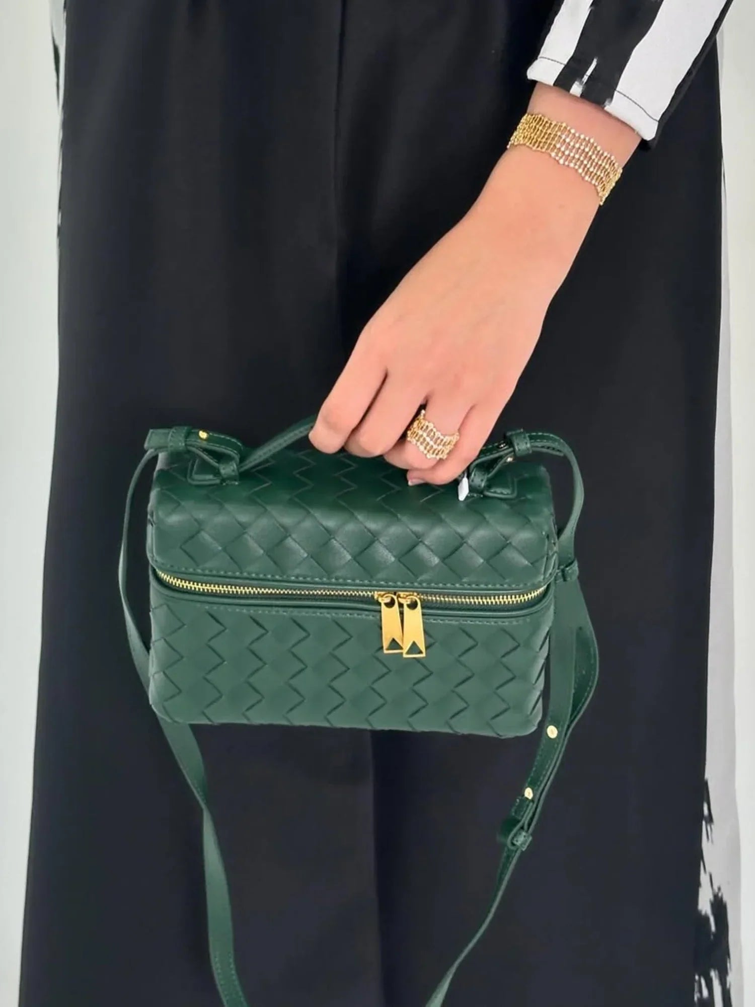 Cipro – Handbag Ispirata al Fascino di Cipro