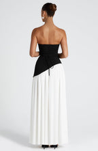 https://cdn.shopify.com/s/files/1/0786/0053/6388/files/maliyah-maxi-dress-black-white-dress-babyboo-fashion-1122207125.jpg?v=1748365404