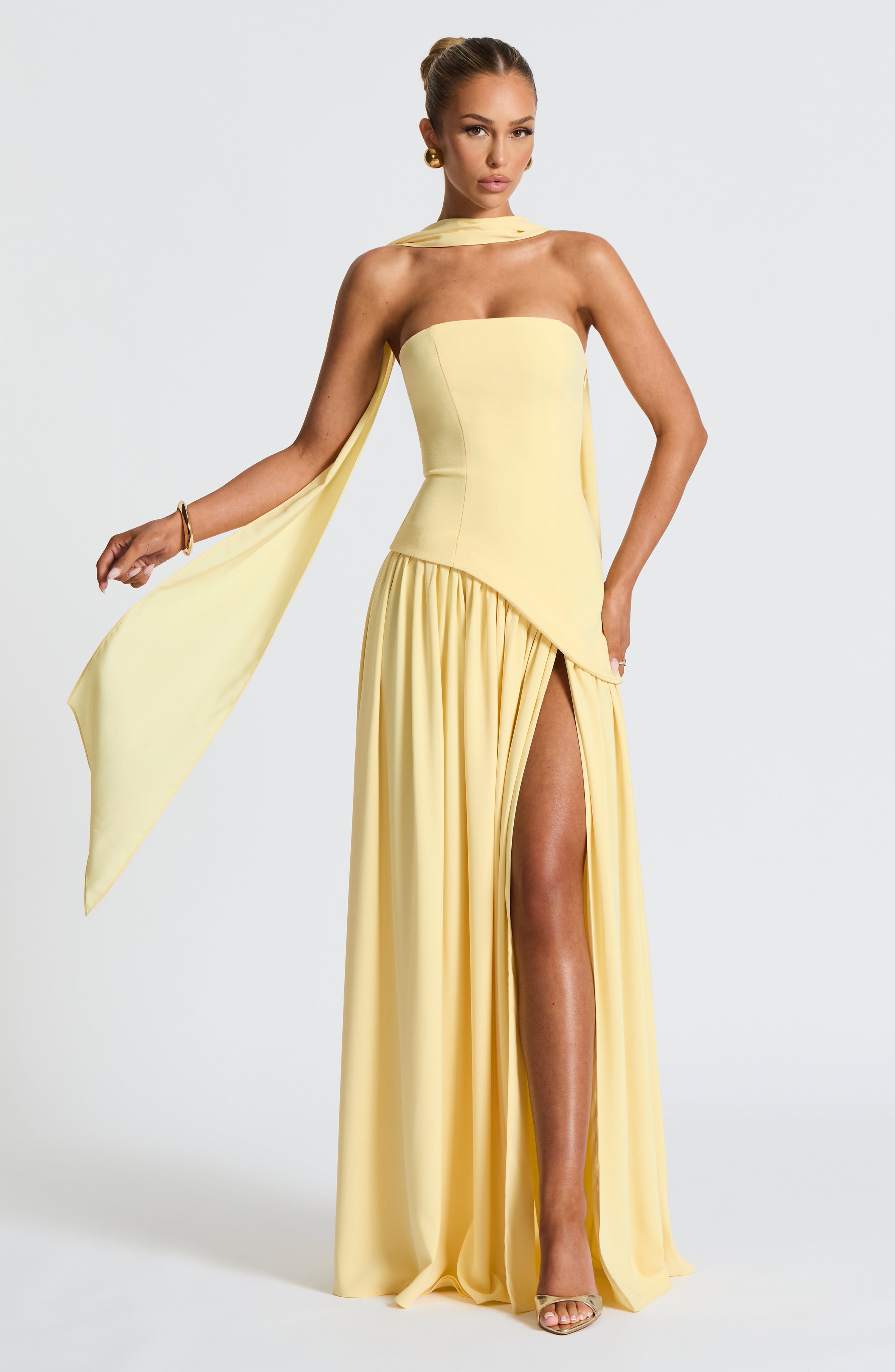 https://cdn.shopify.com/s/files/1/0786/0053/6388/files/maliyah-maxi-dress-lemon-dress-xs-babyboo-fashion-1154263792.jpg?v=1748365405