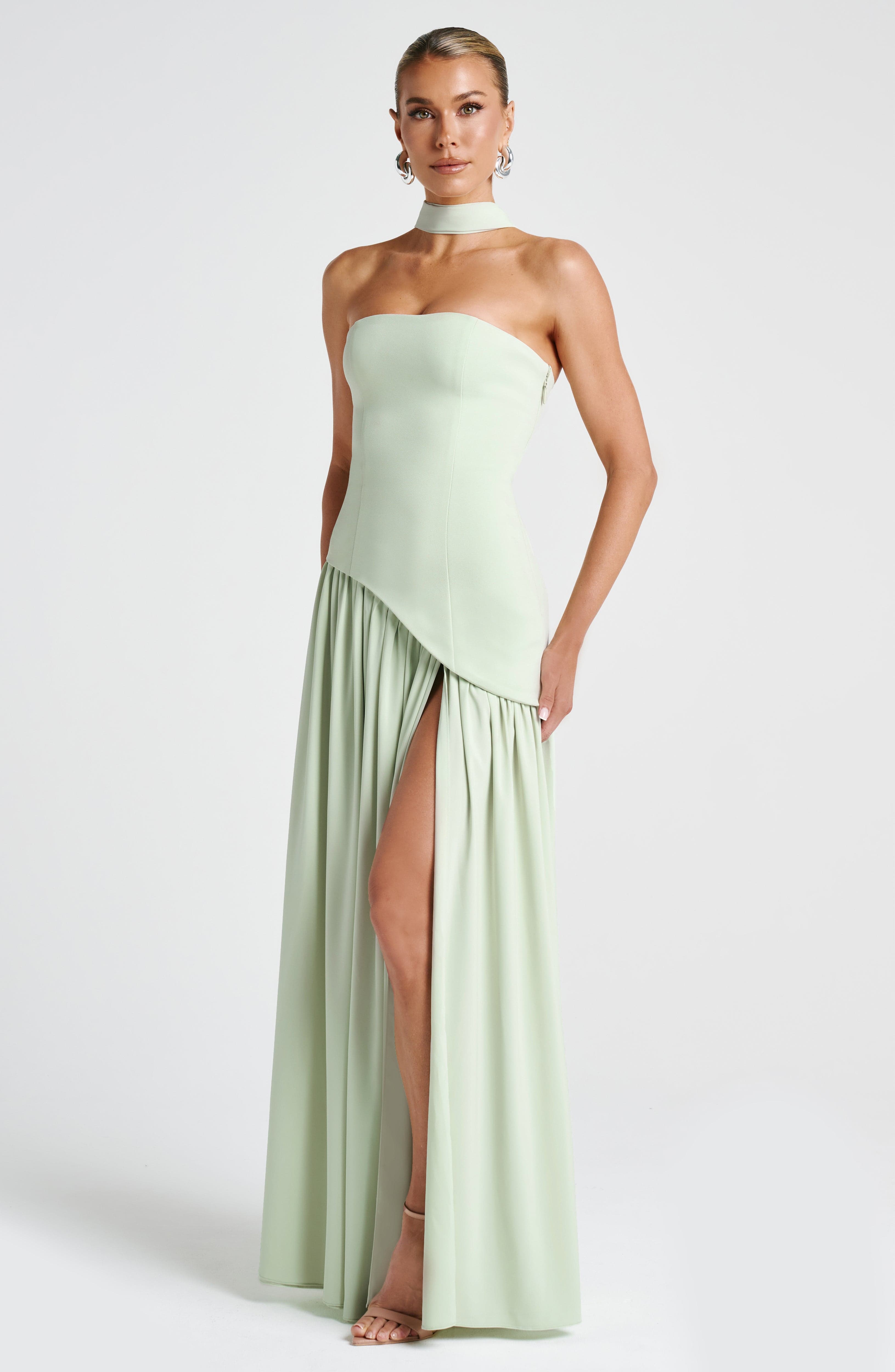 https://cdn.shopify.com/s/files/1/0786/0053/6388/files/maliyah-maxi-dress-mint-dress-babyboo-fashion-1146327222.jpg?v=1748365404