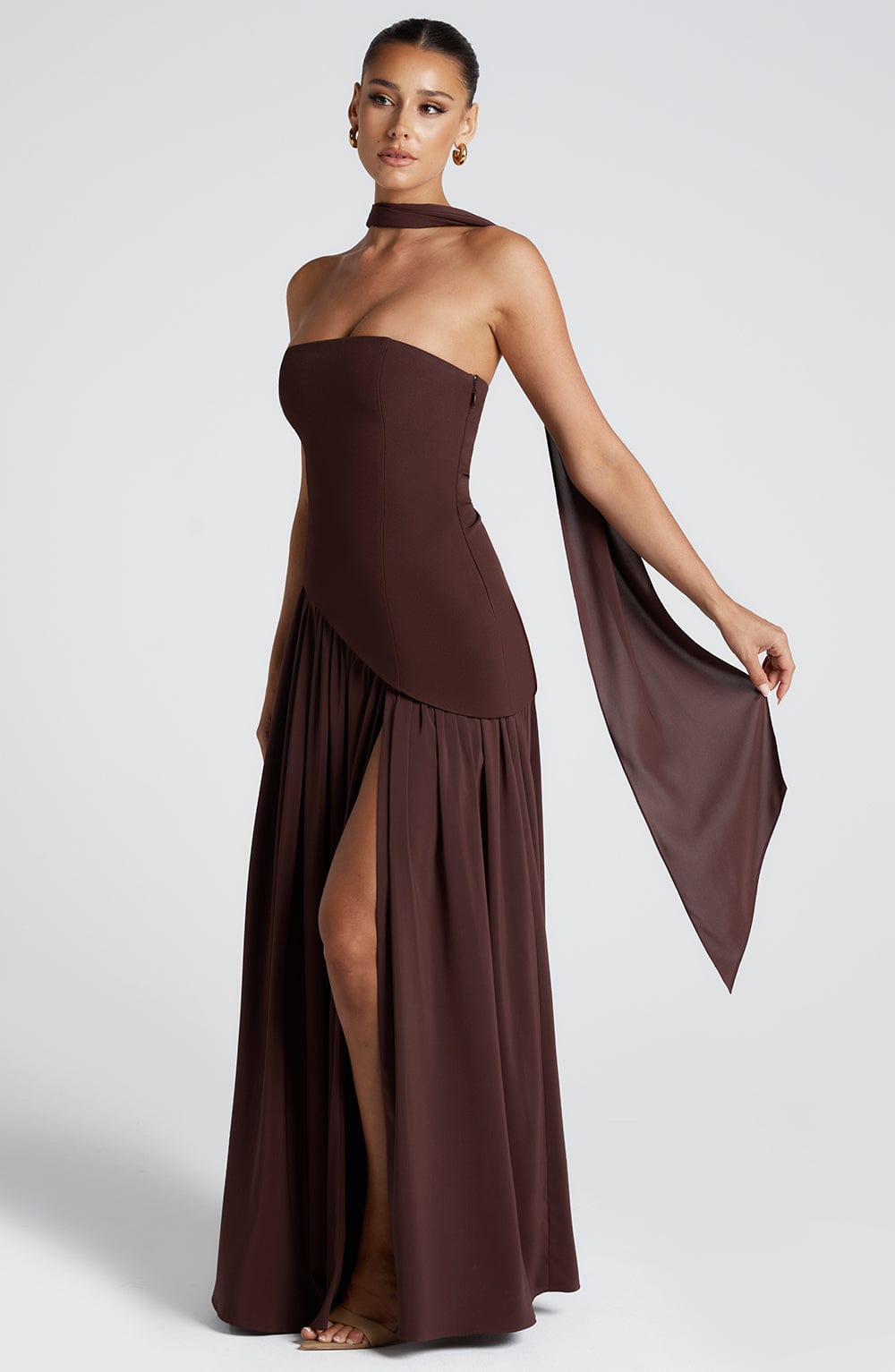 https://cdn.shopify.com/s/files/1/0786/0053/6388/files/maliyah-maxi-dress-plum-brown-dress-babyboo-fashion-1122207130.jpg?v=1748365404