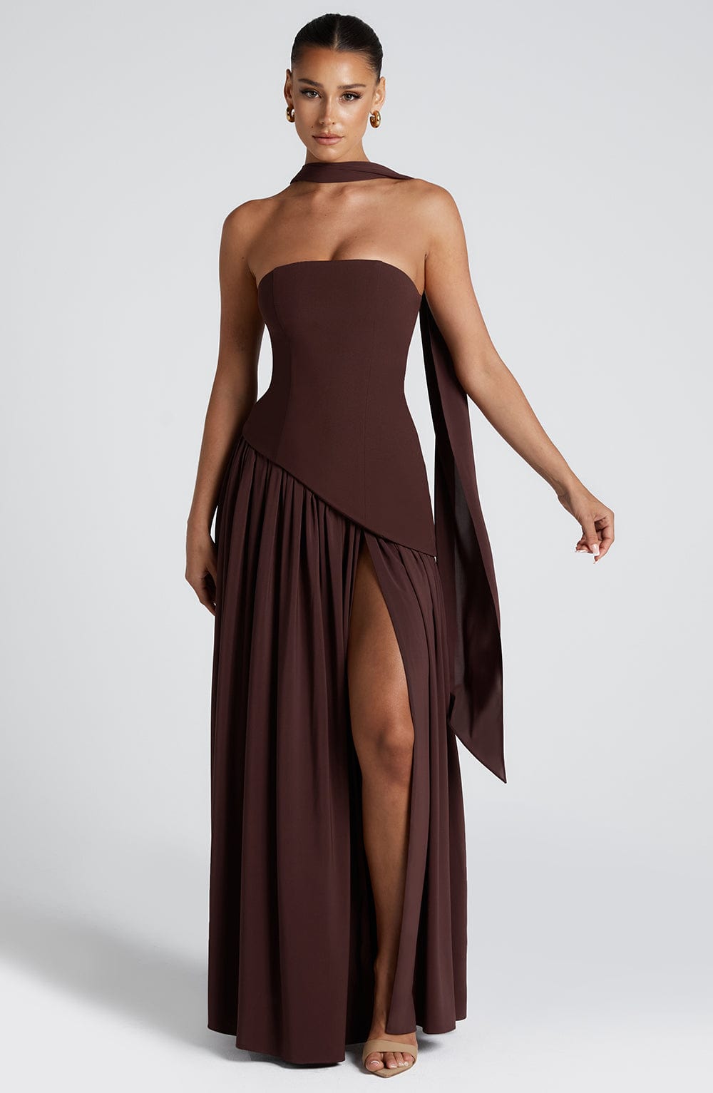 https://cdn.shopify.com/s/files/1/0786/0053/6388/files/maliyah-maxi-dress-plum-brown-dress-babyboo-fashion-1122207132.jpg?v=1748365404